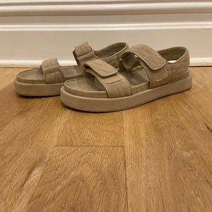 Mango sandals